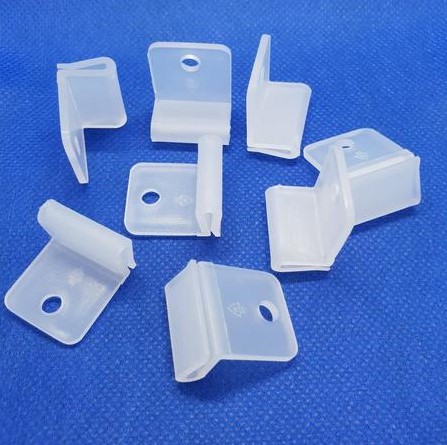 SOPORTE CLIP PARA TECHO TIPO L 15*20 MM